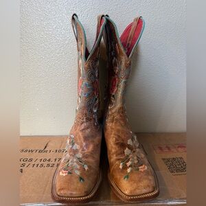 Vintage Macie Bean Brown Floral Embroidered Boots
